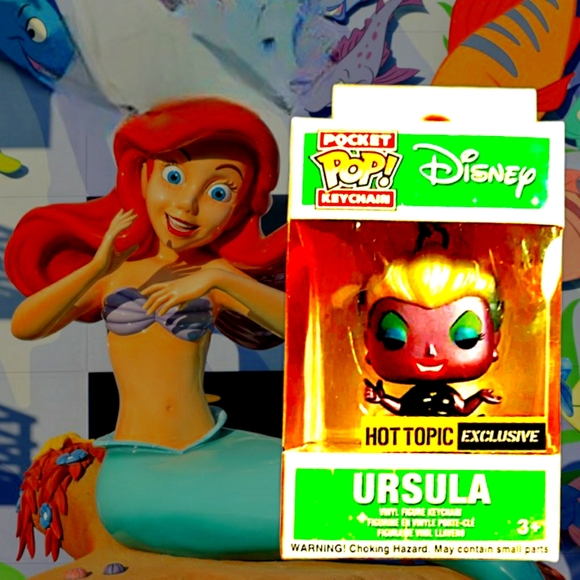 NIB DISNEY Ursula Funko Pop Metallic Little Mermaid Pocket Pop 2" Keychain - Picture 1 of 9